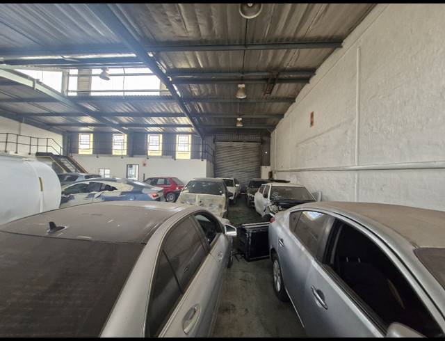 335M² WAREHOUSE TO LET IN DENVER